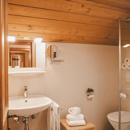 Demeterhof Knolln مزرعة للإقامة *