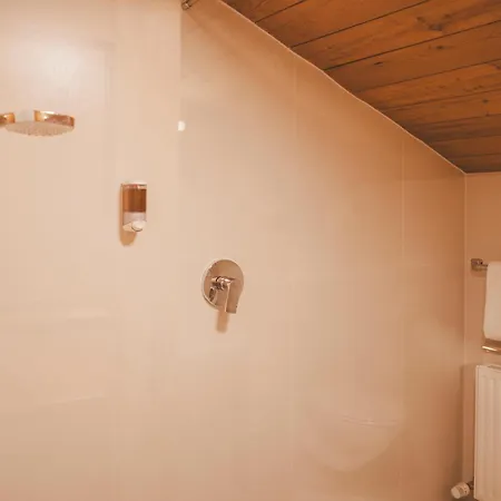 Demeterhof Knolln * سول