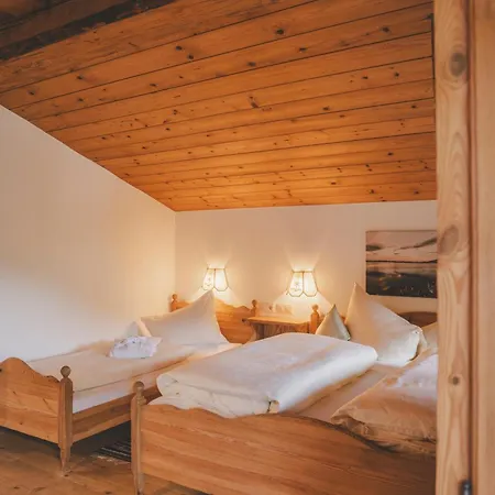 Demeterhof Knolln * سول