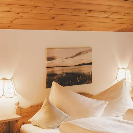 Demeterhof Knolln مزرعة للإقامة *