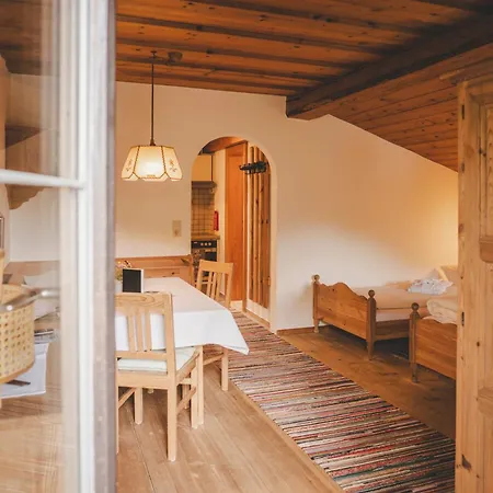 Demeterhof Knolln مزرعة للإقامة