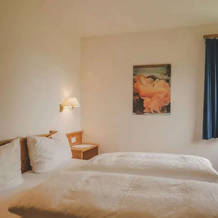 Demeterhof Knolln * سول